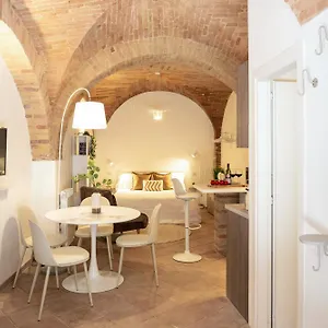  Appartamento Medieval Flat With Whirlpool Bath Italia